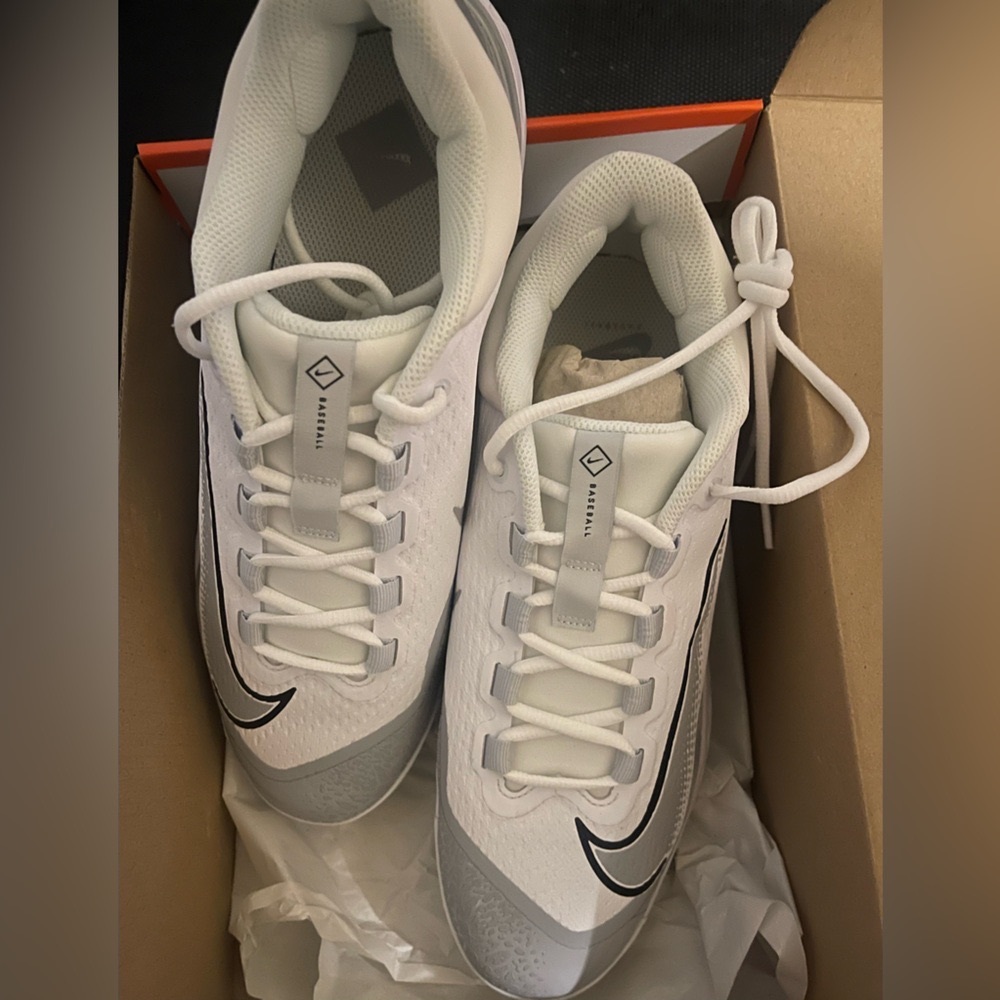 Nike Alpha Huarache Elite 4 Low White Grey Baseball Cleats Men’s Sz 11.5